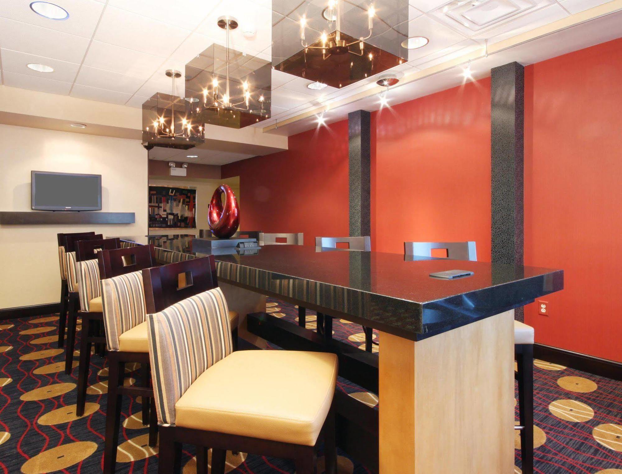 Holiday Inn Express Hotel & Suites Urbana-Champaign-U Of I Area By Ihg Exteriör bild